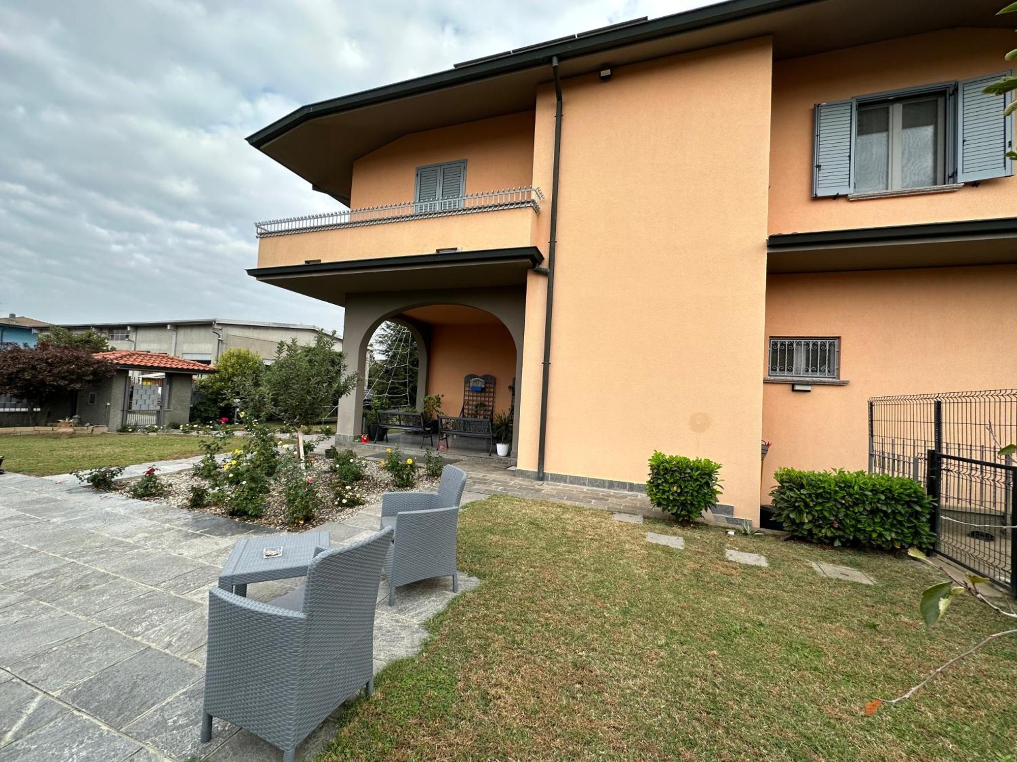 Villa 2 Cassano dʼAdda Exteriér fotografie